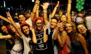 atmosfera-zabava-egzit-exit-festival-mladi-omladina-fanovi-publika-exitfest-org-ivica-ivanovic-jpg_660x330